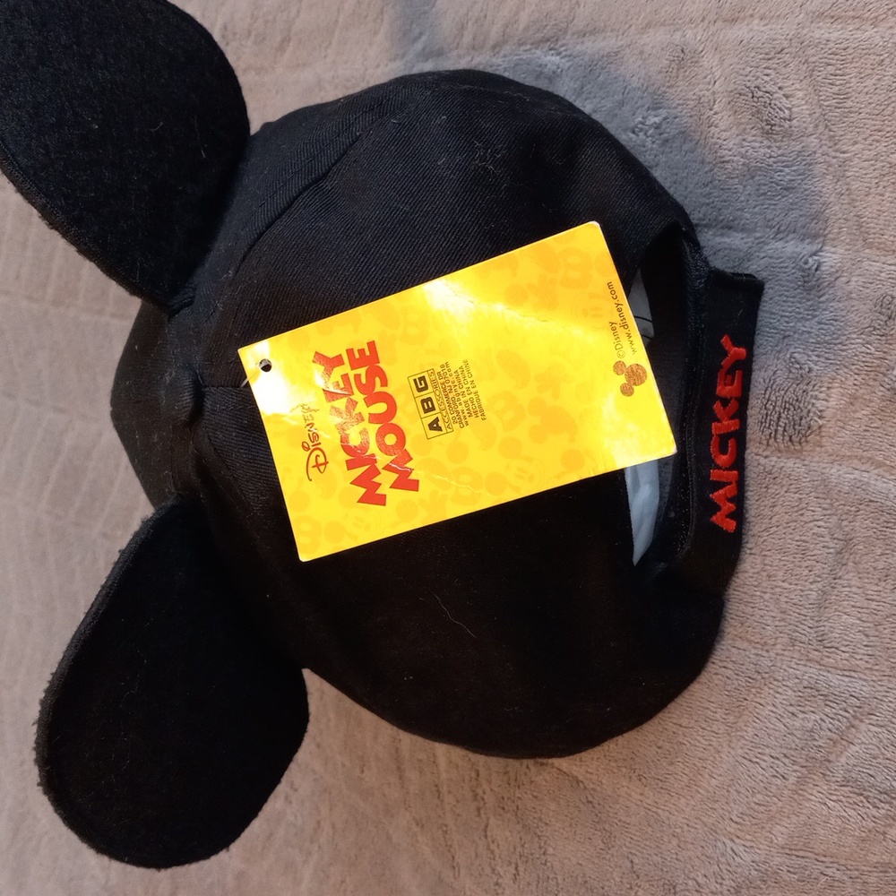 DISNEY MICKEY HAT. BLACK/EARS. New with tag.